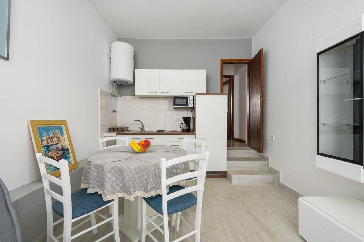 House With Apartments Mila أوماغ المظهر الخارجي الصورة